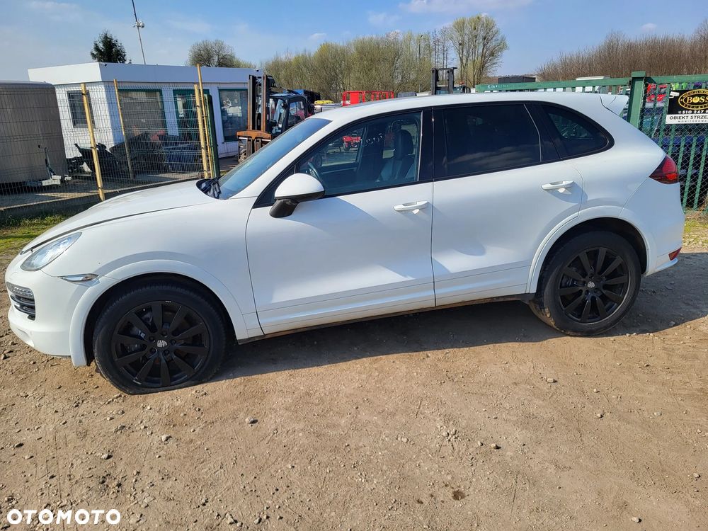 Porsche Cayenne Platinum Edition - 18