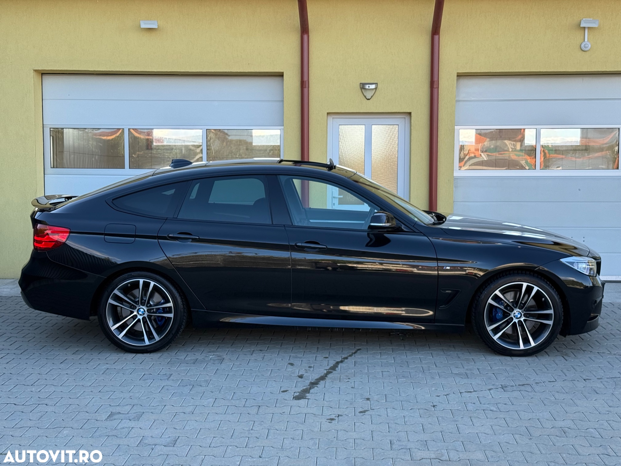BMW Seria 3 320d GT Aut. - 33