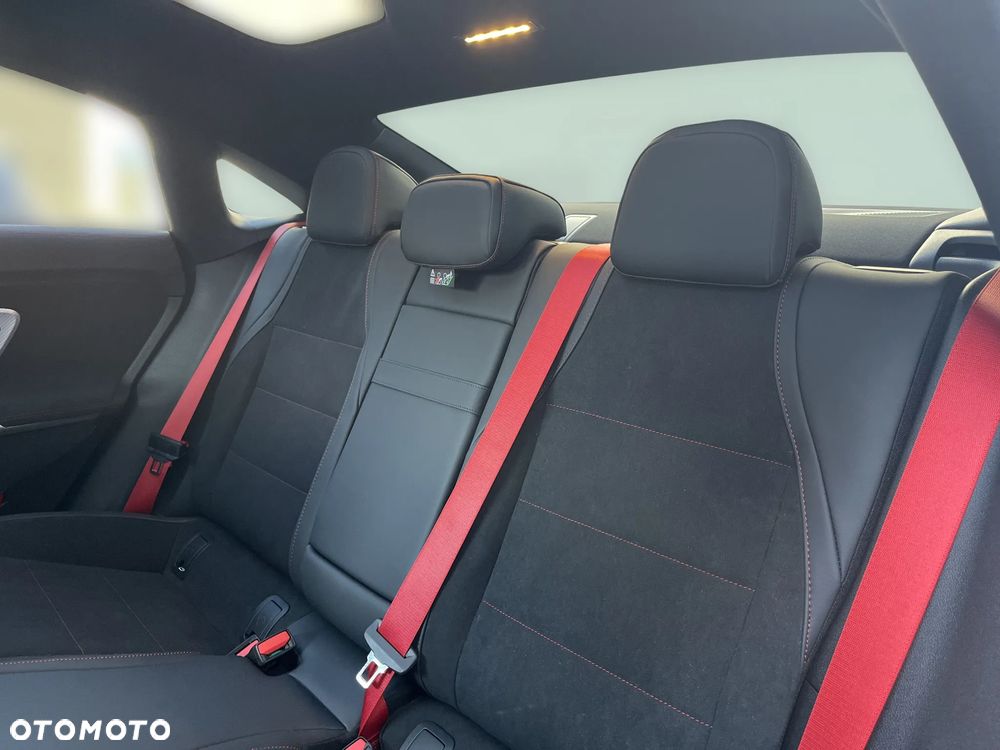 Mercedes-Benz CLA 220 4Matic - 20