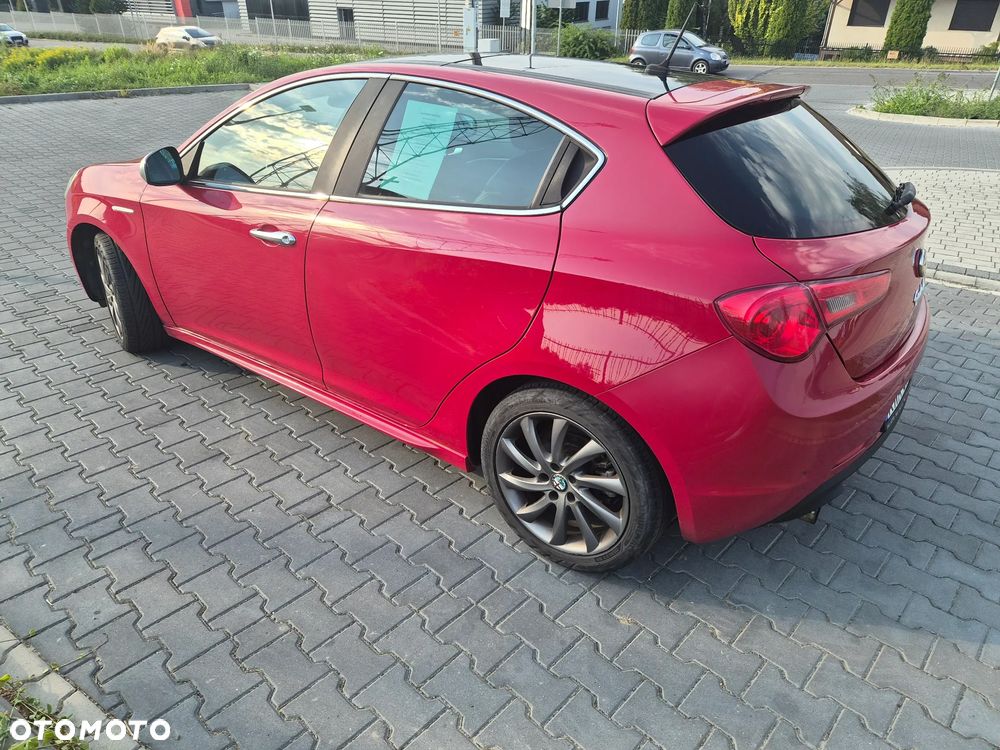 Alfa Romeo Giulietta 2.0 JTDM 16V - 3