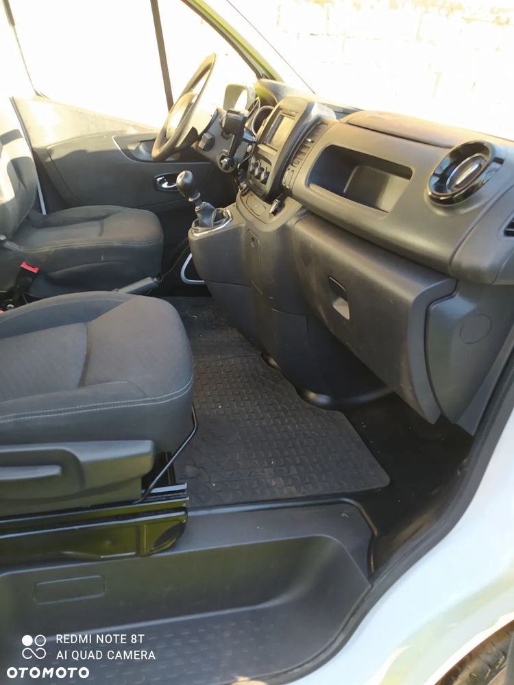 Opel Vivaro - 24