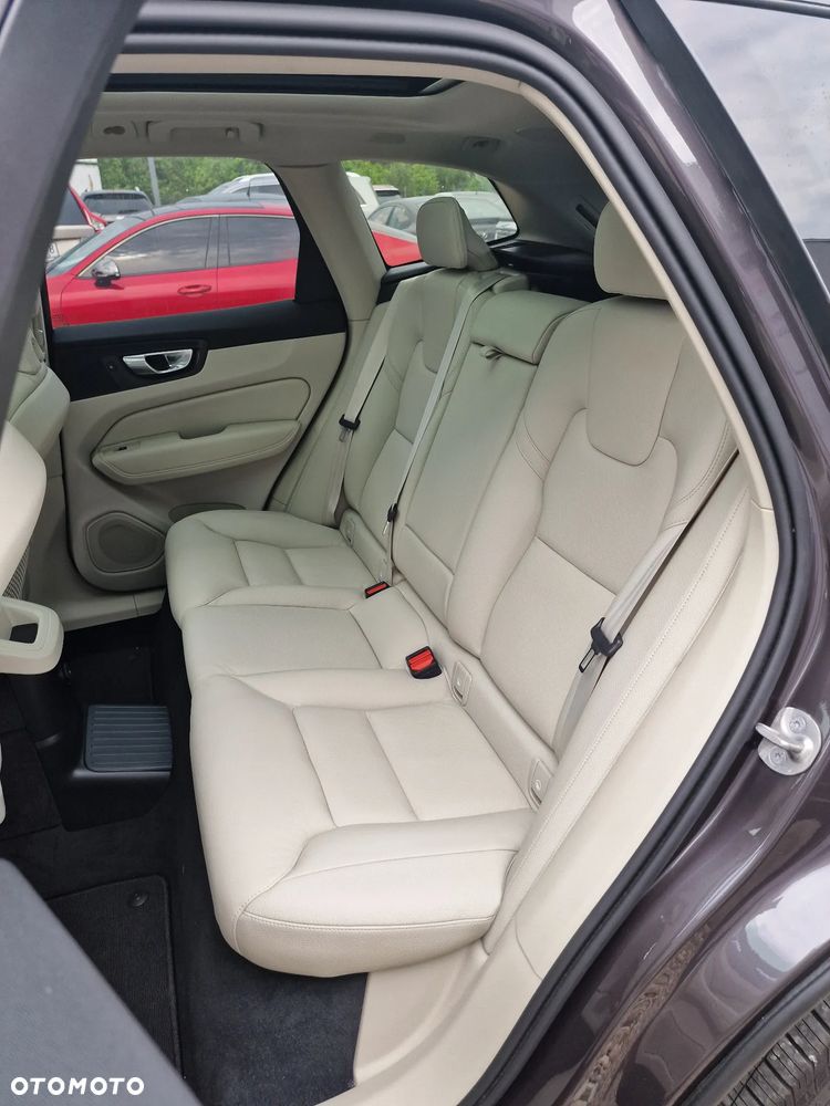 Volvo XC 60 T8 AWD Recharge Plus Bright - 19