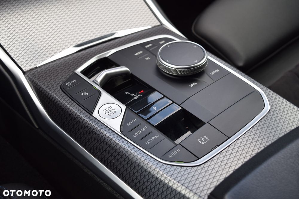 BMW Seria 3 320d xDrive mHEV M Sport sport - 24