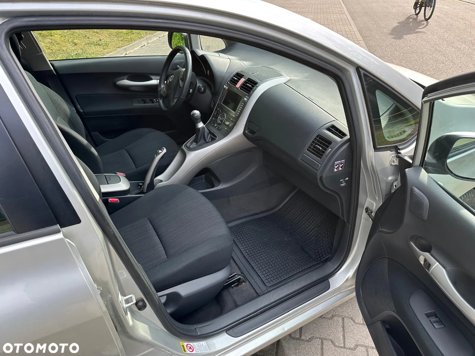 Toyota Auris 1.6 VVT-i Terra Start - 8