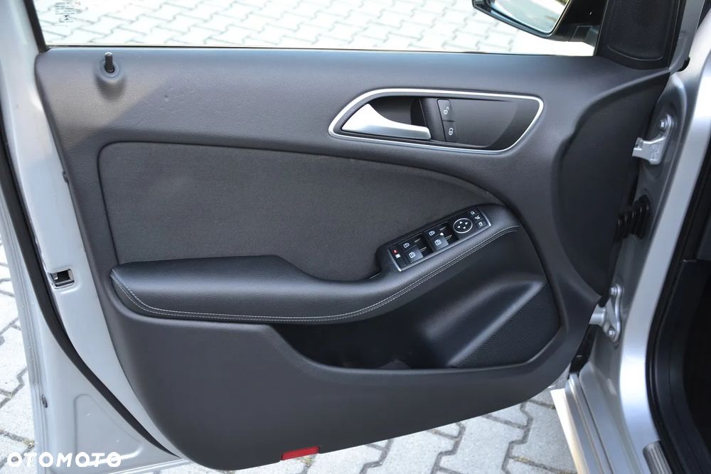 Mercedes-Benz Klasa B 200 7G-DCT UrbanStyle Edition - 10