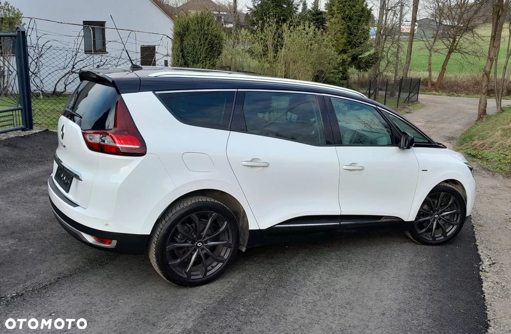 Renault Grand Scenic - 11