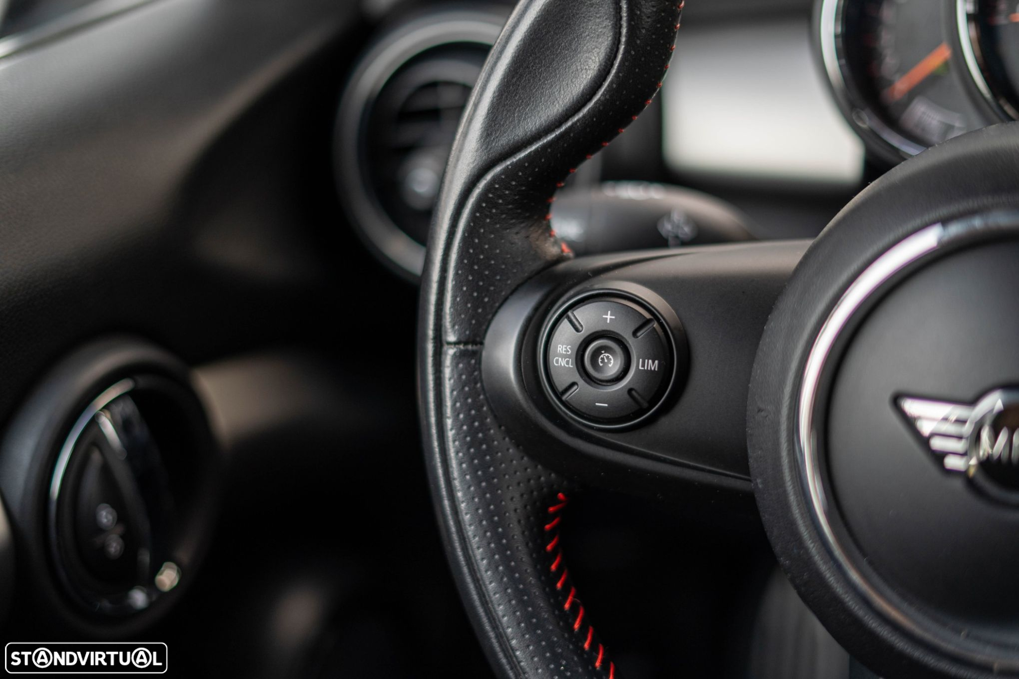 MINI 5 Portas Cooper Auto - 10