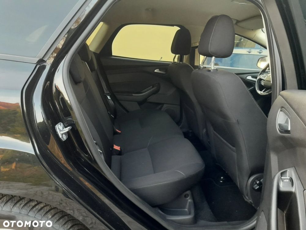 Ford Focus 1.0 EcoBoost Titanium - 24