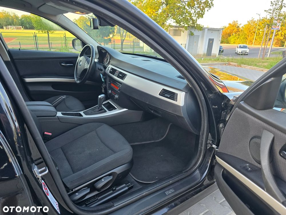BMW Seria 3 318d DPF Edition Sport - 9