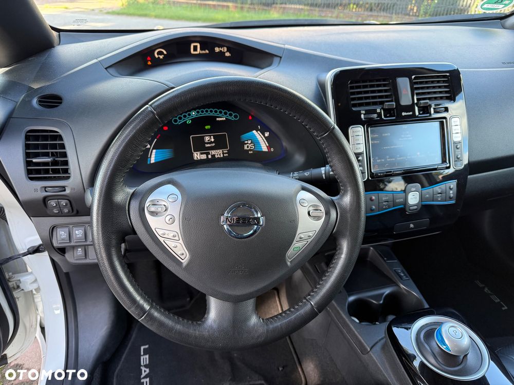 Nissan Leaf - 25
