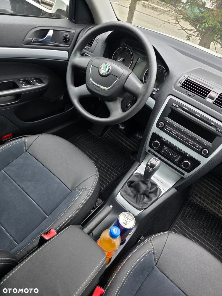 Skoda Octavia 1.6 Elegance EU5 - 24