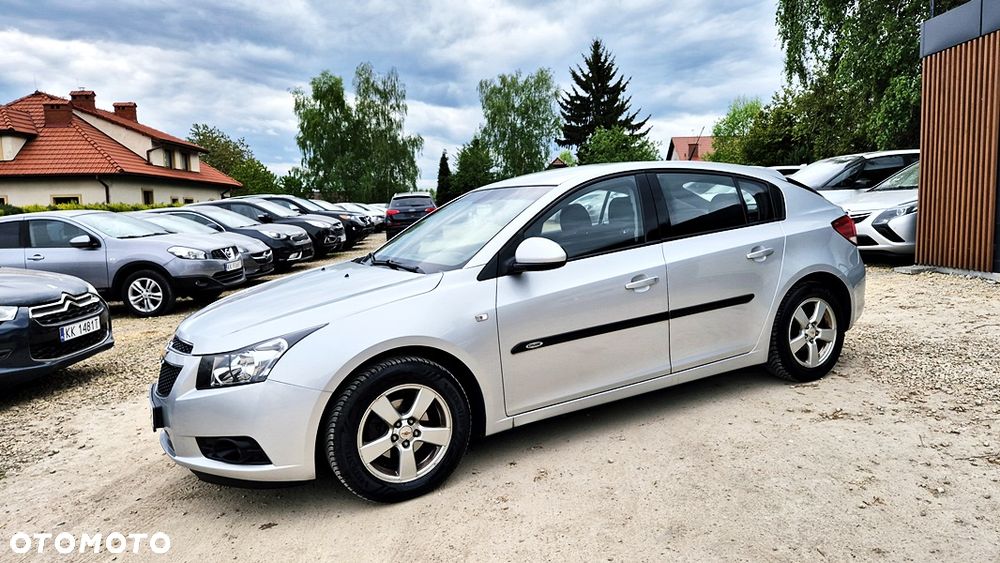 Chevrolet Cruze 1.6 - 23