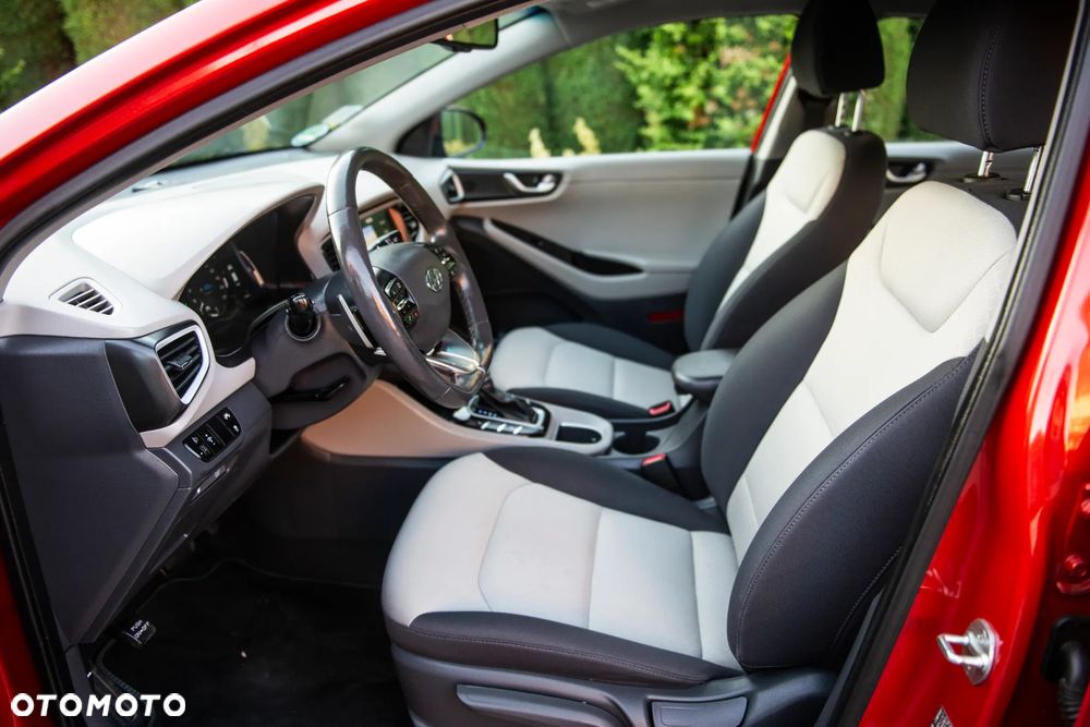 Hyundai IONIQ 1.6 GDI Premium - 18