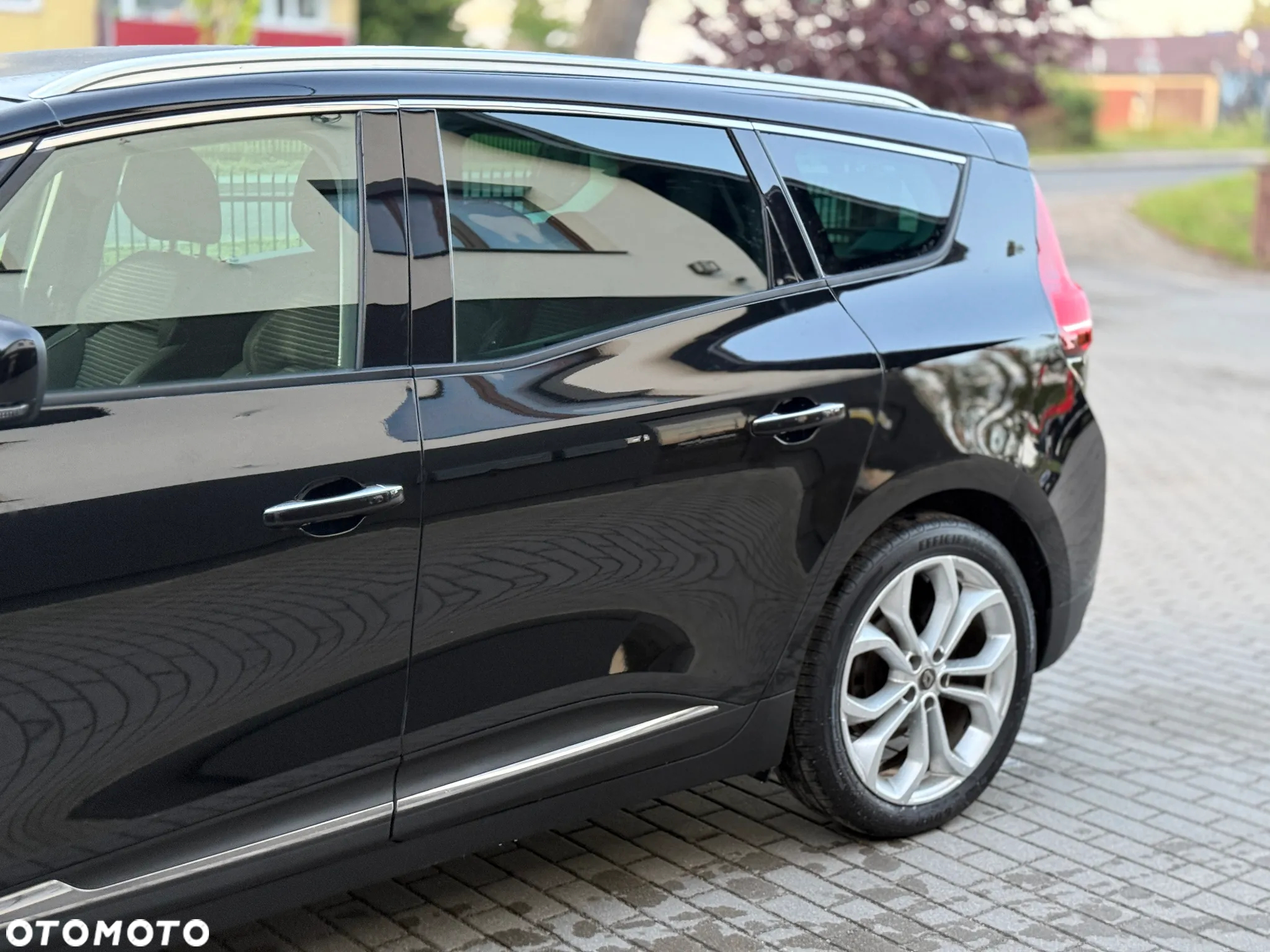 Renault Grand Scenic BLUE dCi 120 EDC BUSINESS EDITION - 16
