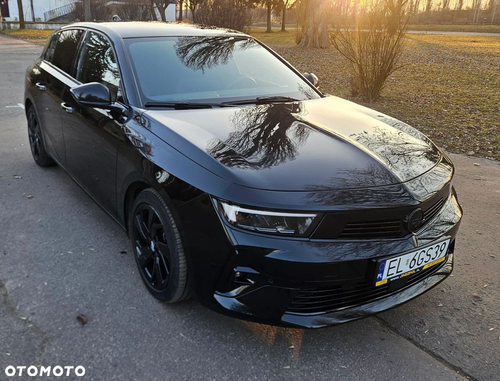 Opel Astra 2022 photo 2