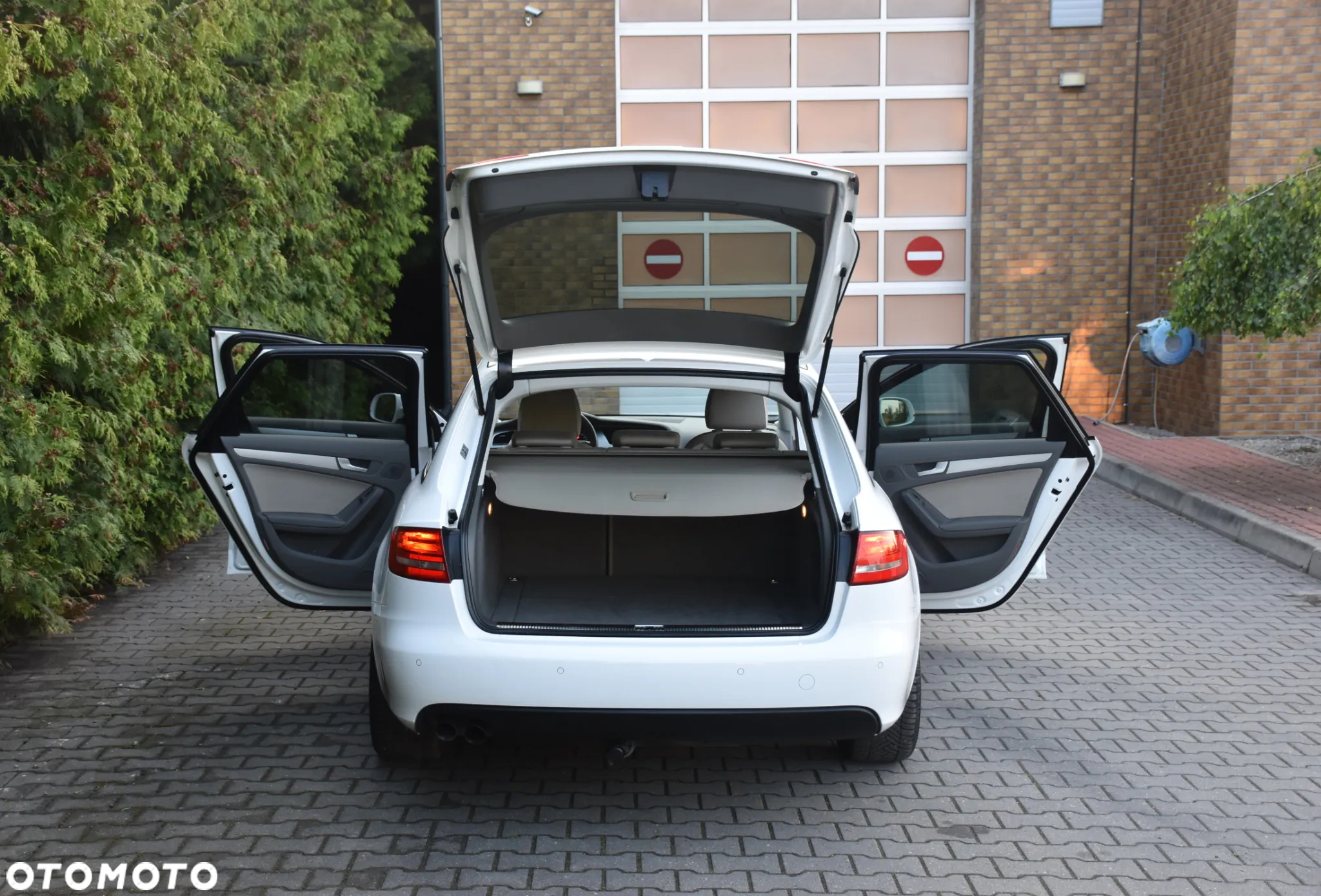 Audi A4 Avant 2.0 TDI DPF Ambiente - 16