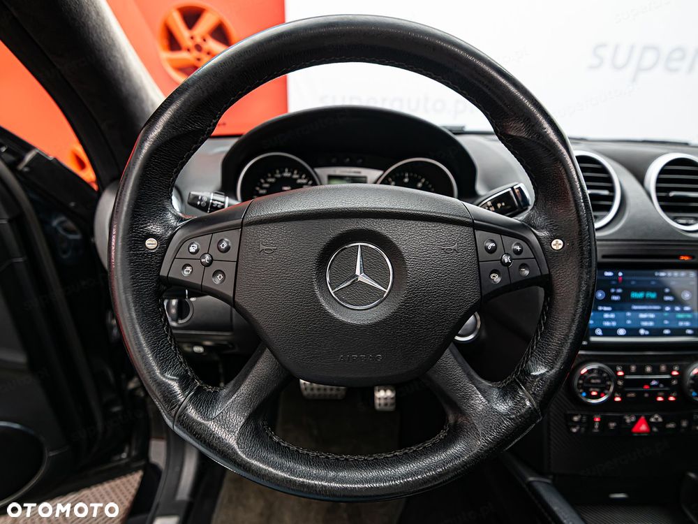 Mercedes-Benz ML - 15