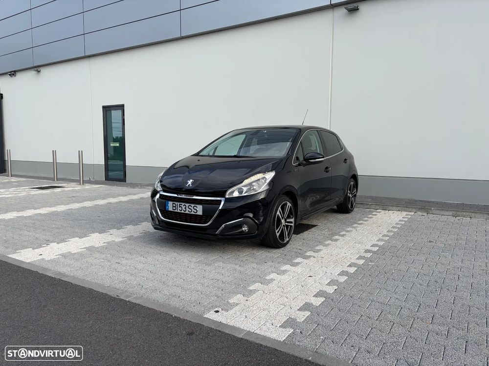 Peugeot 208 - 1
