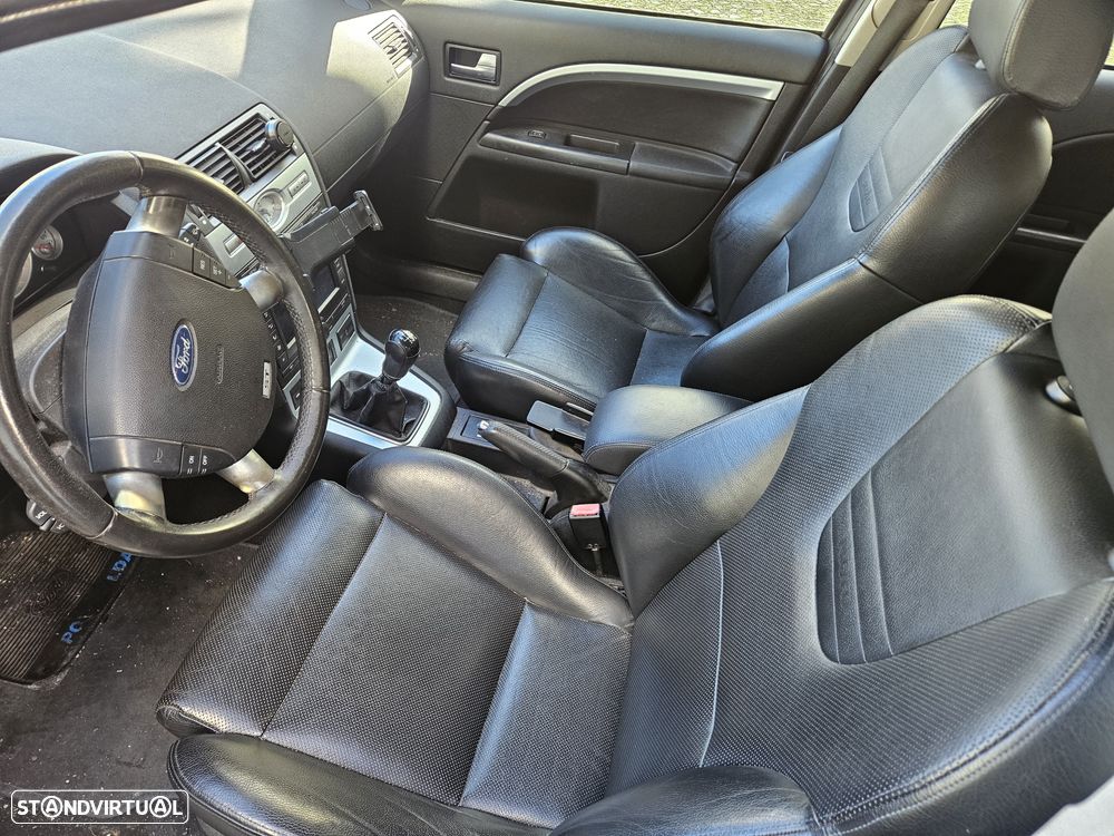 Ford Mondeo SW 3.0 V6 ST220 - 4