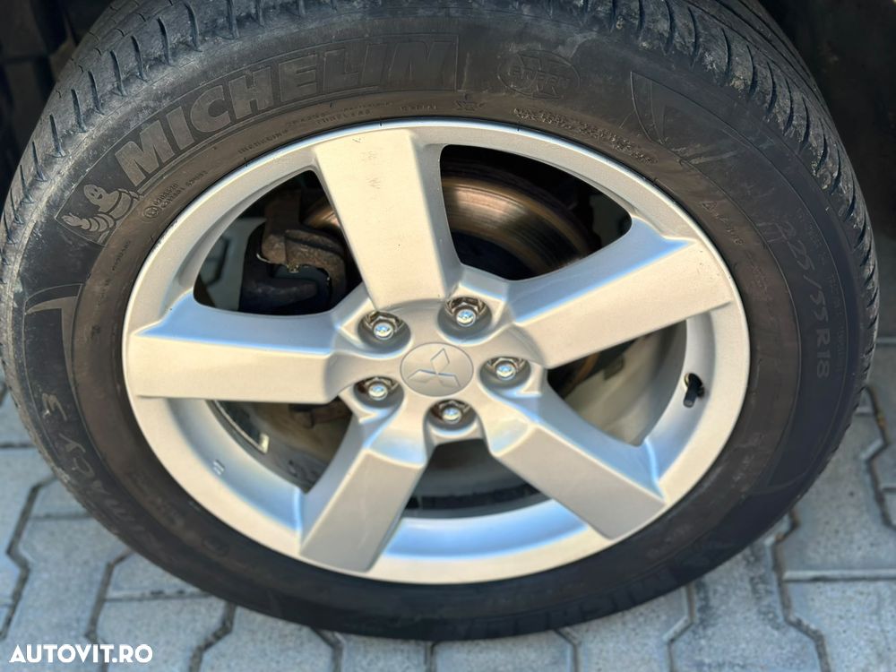 Mitsubishi Outlander 2.0 DI-D Intense - 29