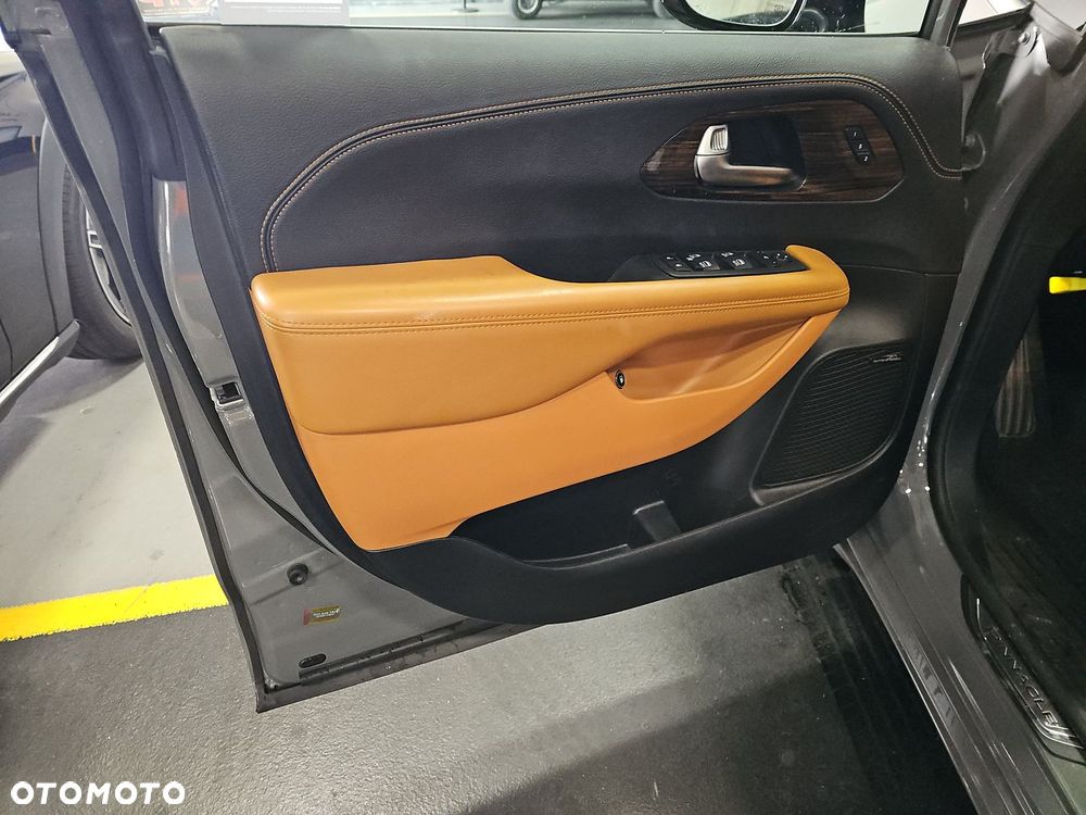 Chrysler Pacifica - 13