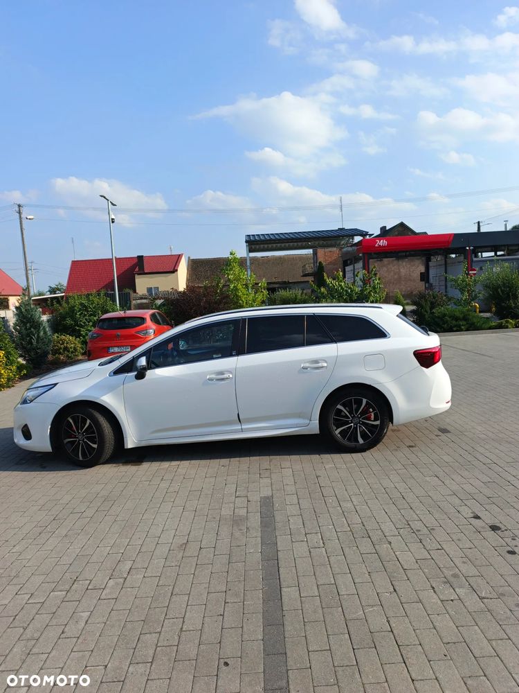 Toyota Avensis 1.8 Premium MS - 4