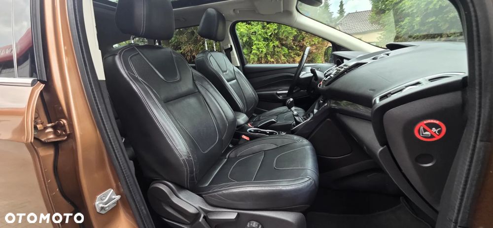 Ford Kuga 2.0 TDCi 2x4 Titanium - 35