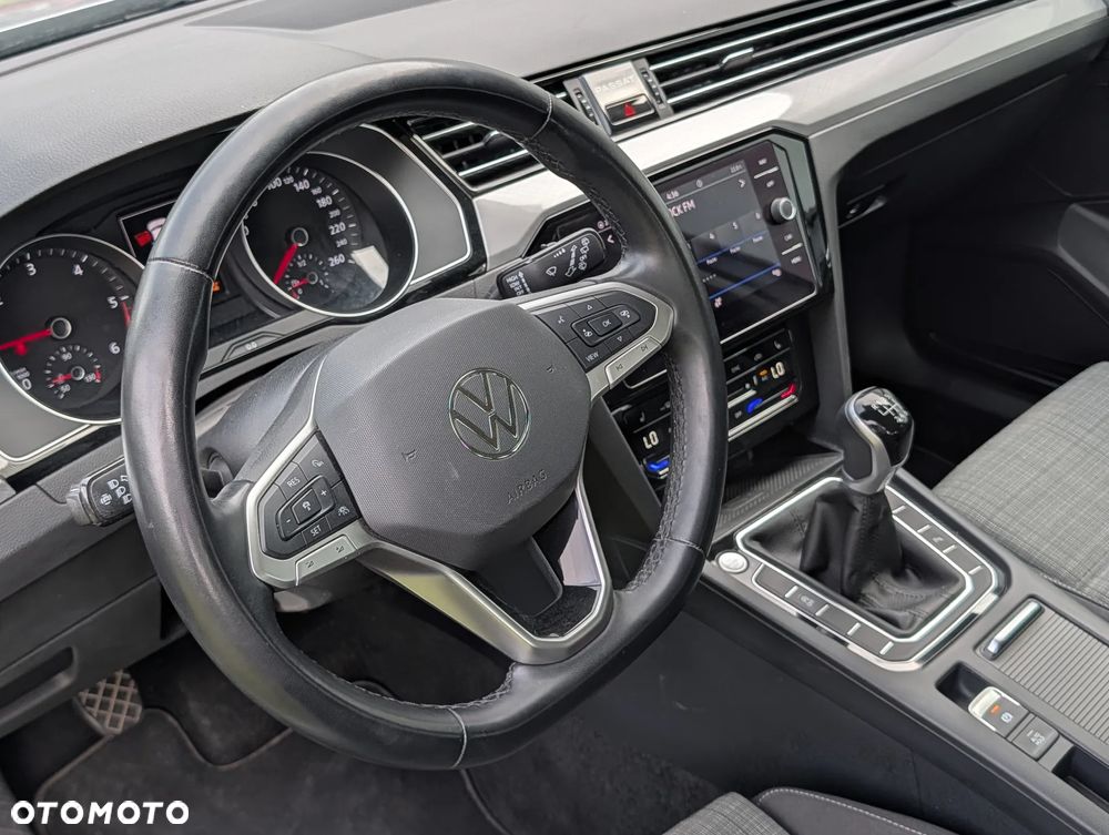 Volkswagen Passat 2.0 TDI BMT Comfortline - 15
