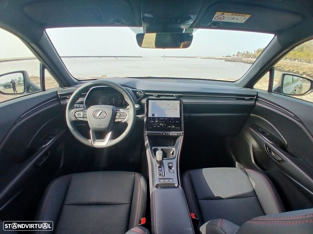 Lexus LBX Elegant - 10