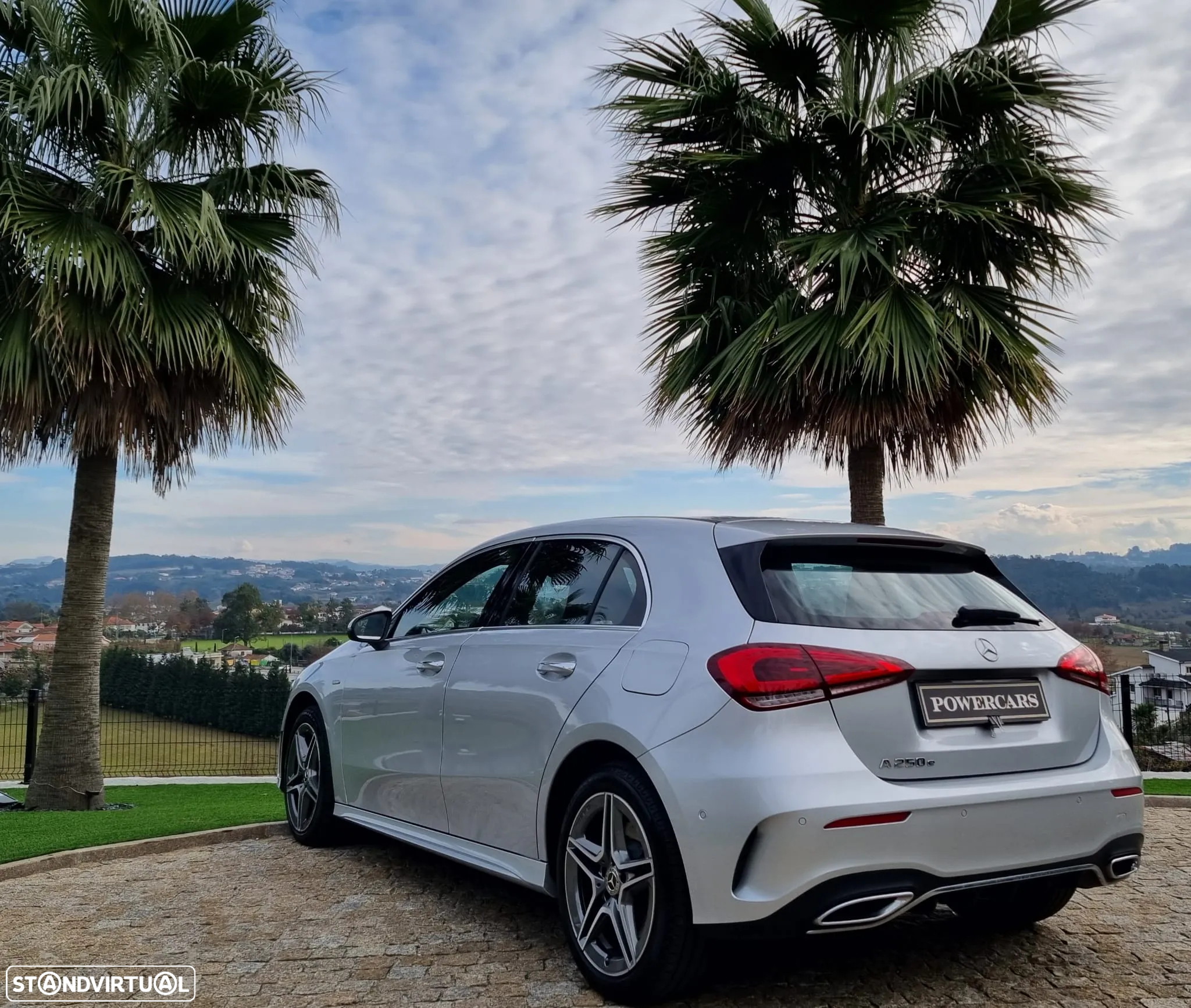 Mercedes-Benz A 250 e AMG Line - 14