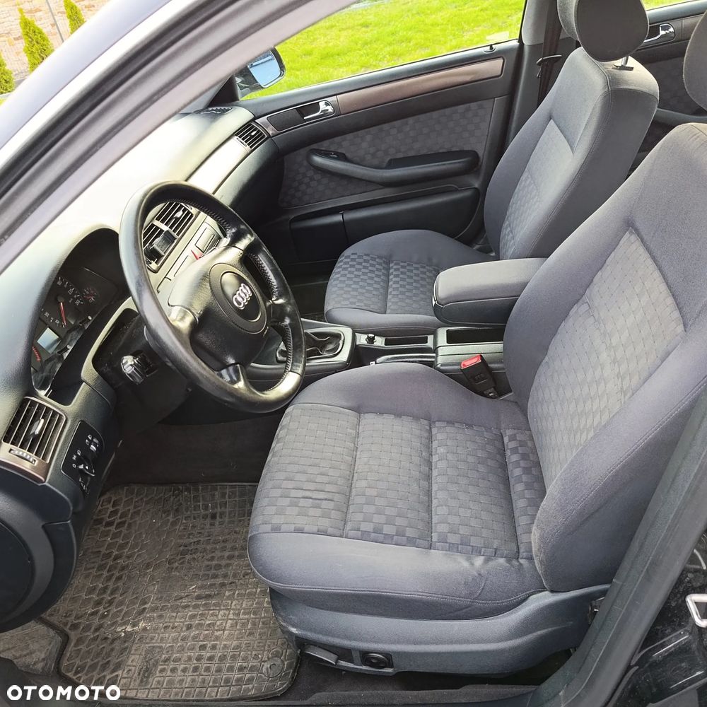 Audi A4 Limousine - 6