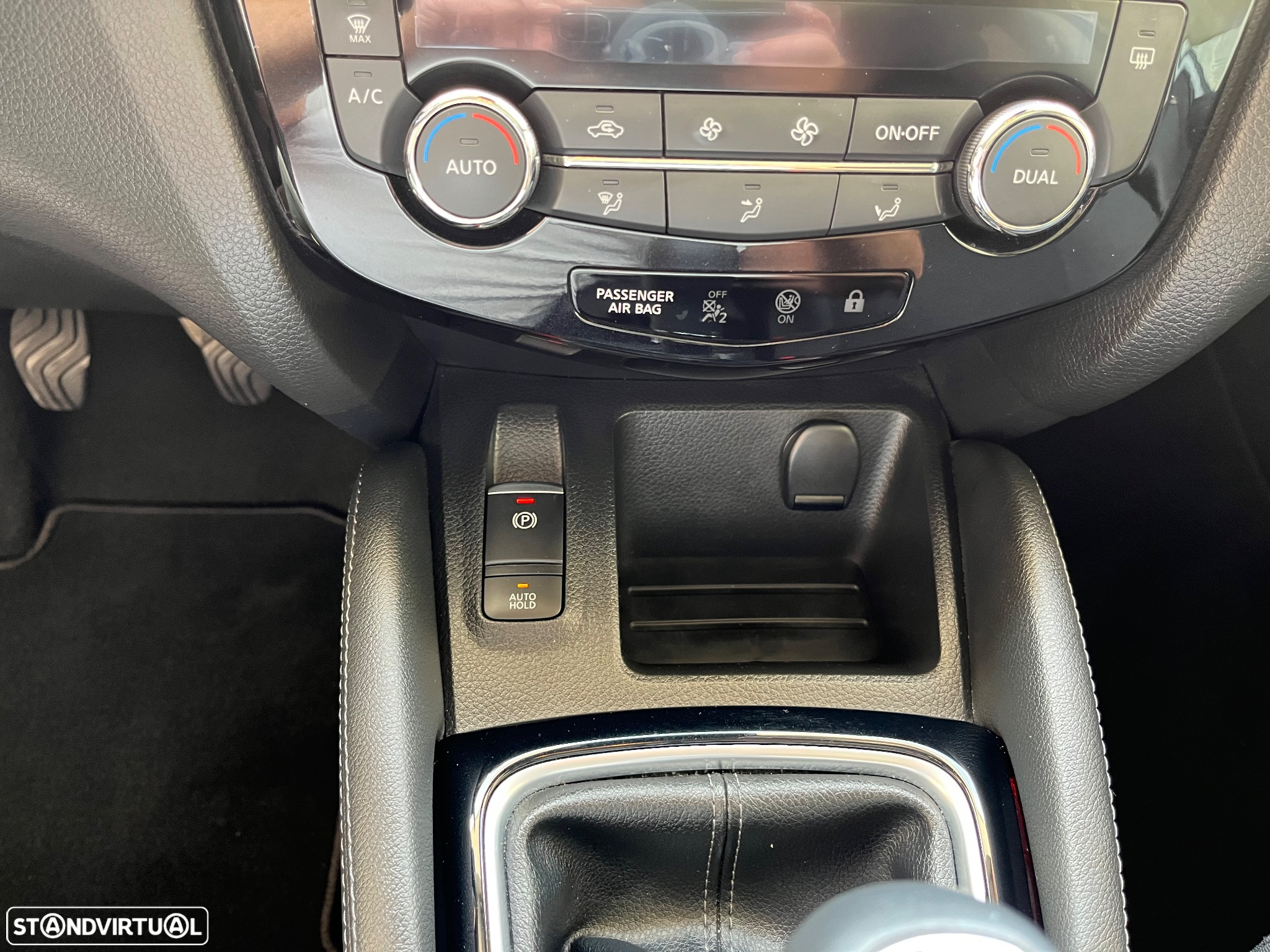 Nissan Qashqai 1.5 dCi N-Connecta 18 - 32