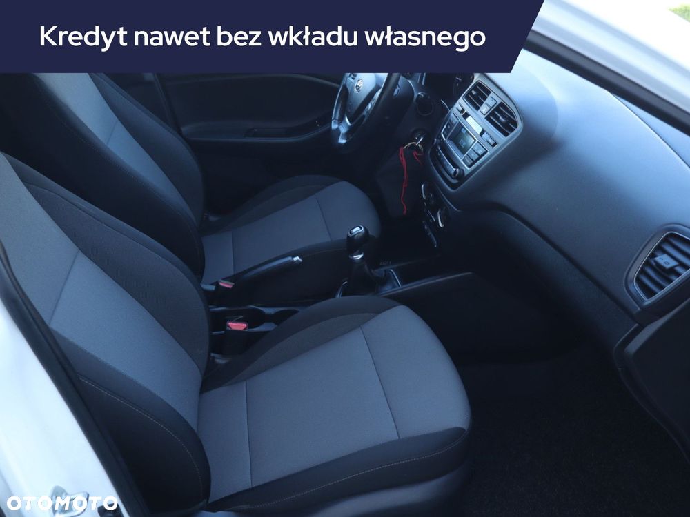 Hyundai i20 - 11