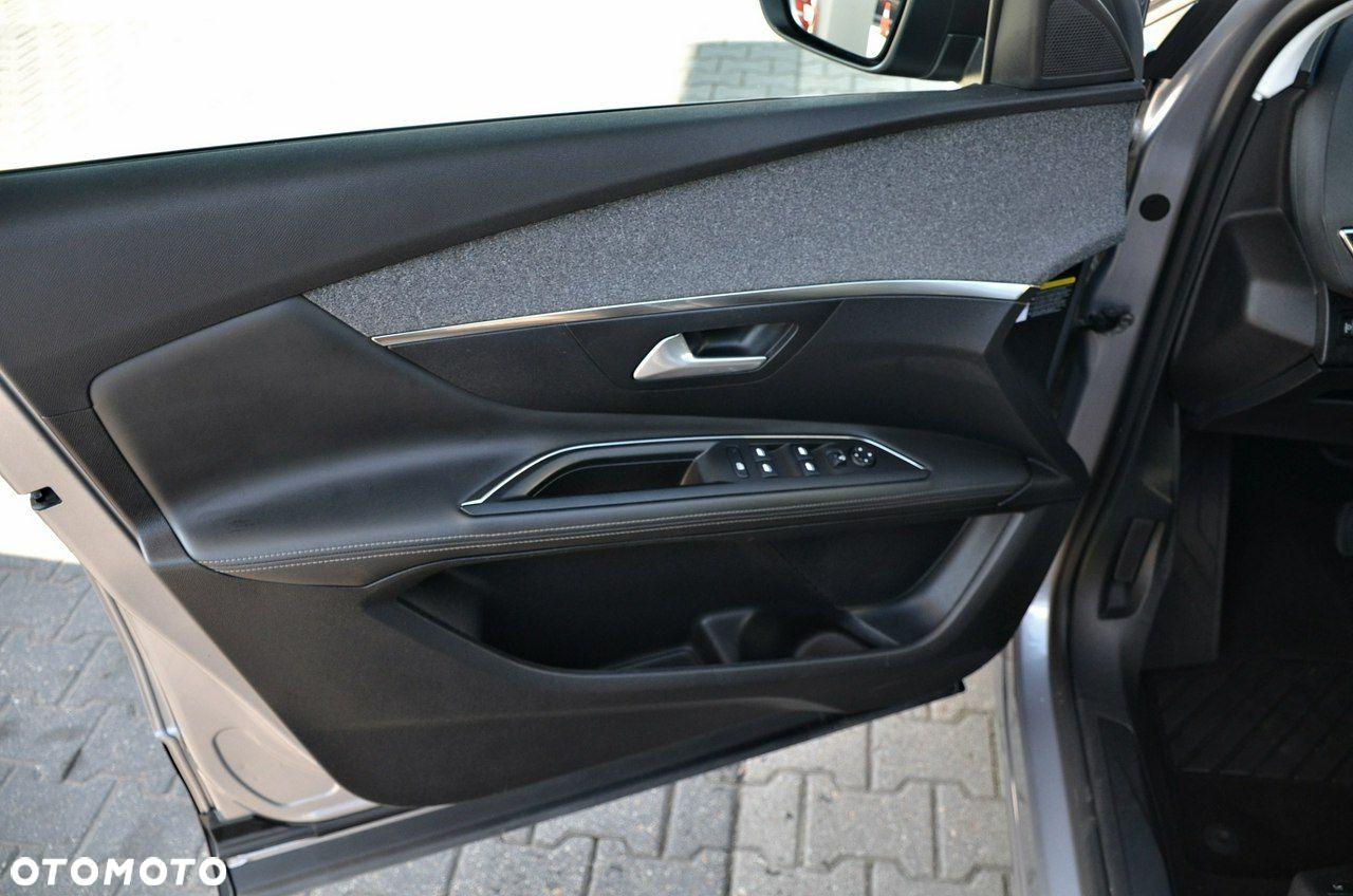Peugeot 3008 - 18