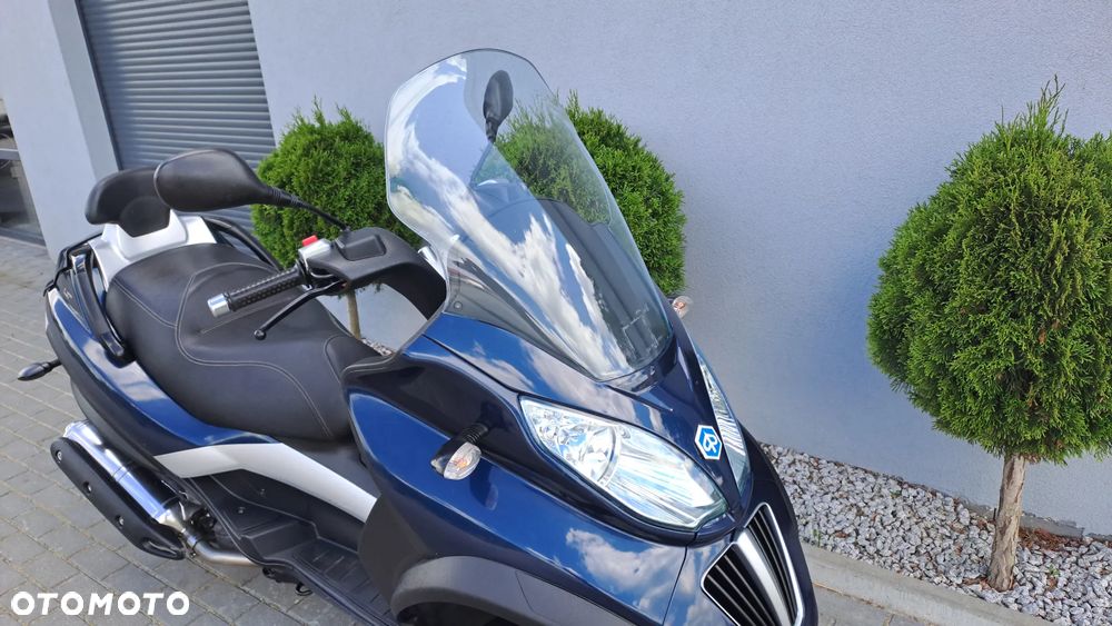 Piaggio MP-3 - 4