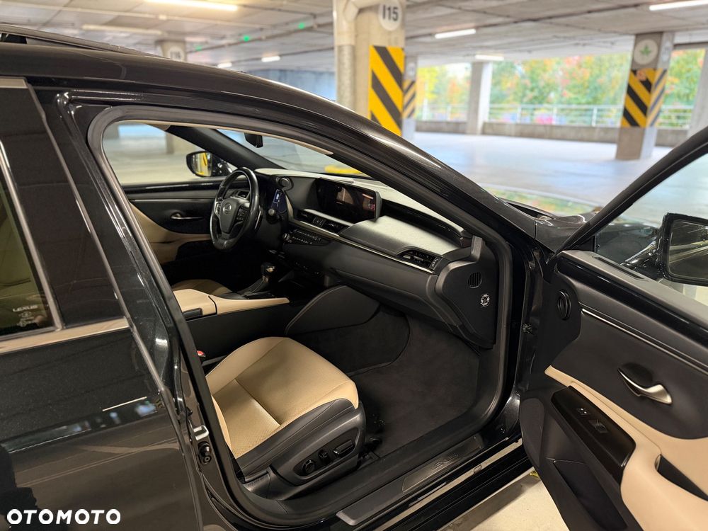 Lexus ES - 10