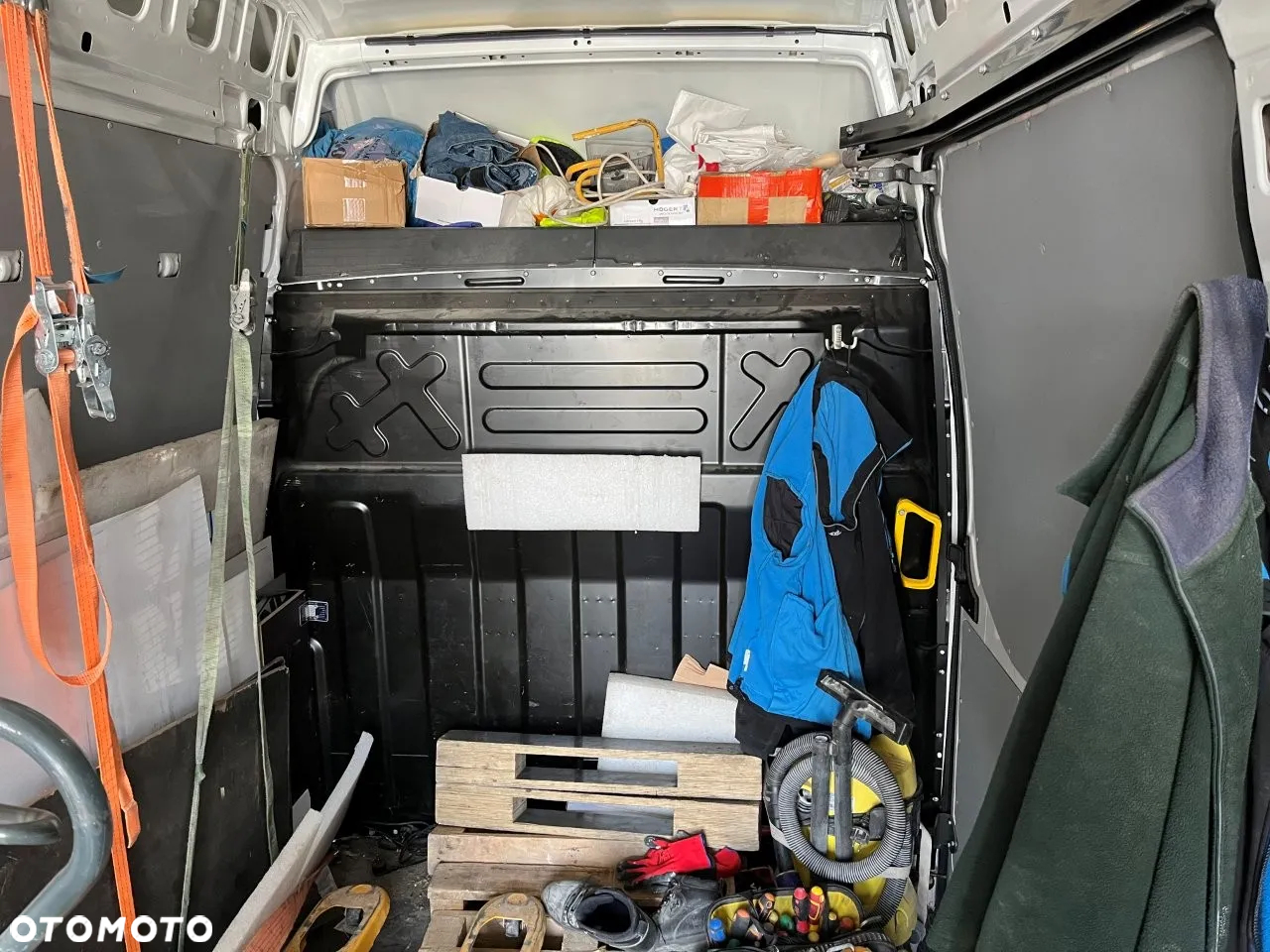Iveco DAILY 35S18 HA8 V H3 - 24