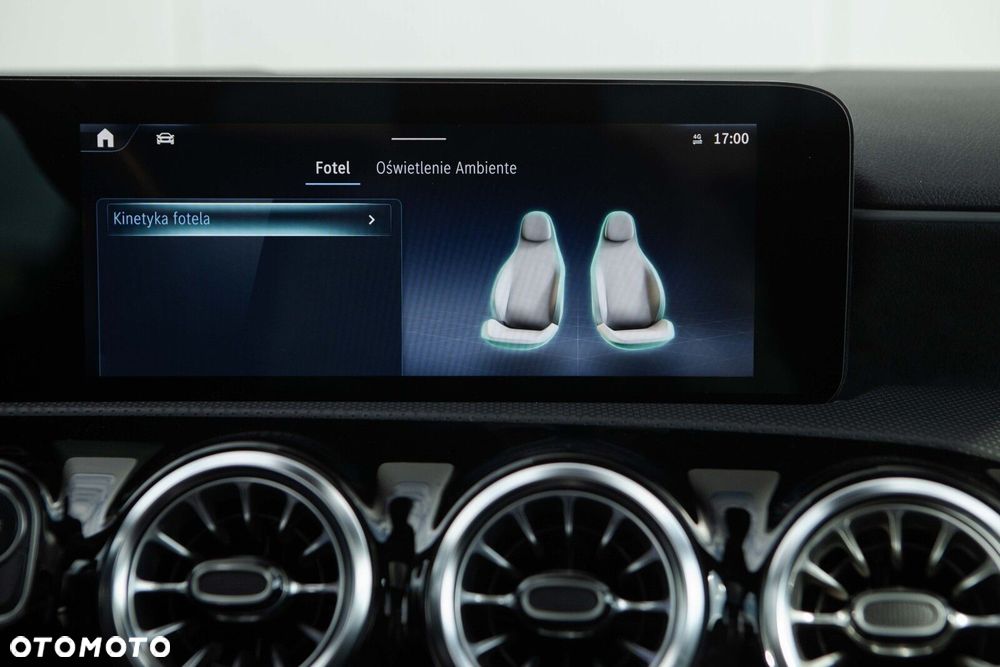 Mercedes-Benz Klasa A 200 AMG Line 7G-DCT - 34