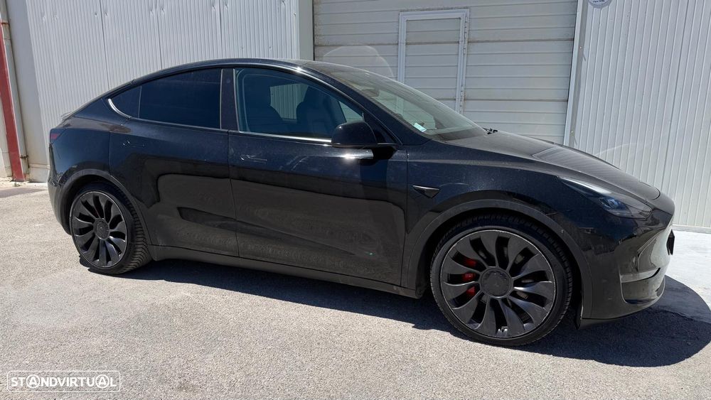 Tesla Model Y Performance Tração Integral — fotografia 10