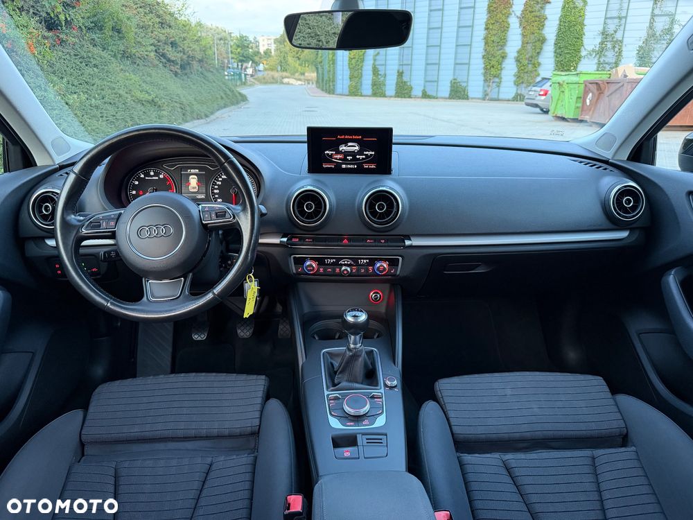 Audi A3 Sportback 1.8 TFSI Ambiente - 13