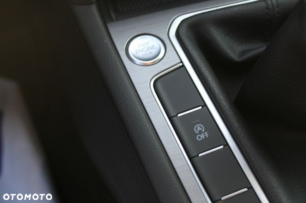 Volkswagen Passat 1.5 TSI EVO Essence - 23