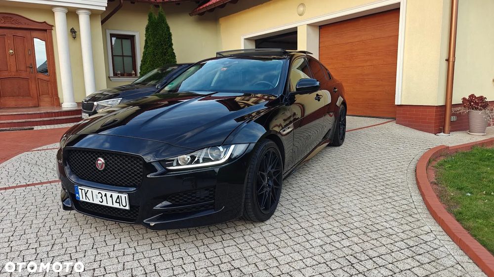 Jaguar XE 2.0 T R-Sport - 2