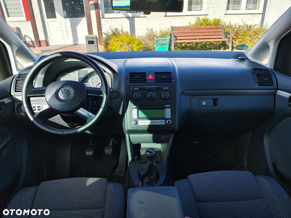 Volkswagen Touran 2.0 TDI Highline - 29