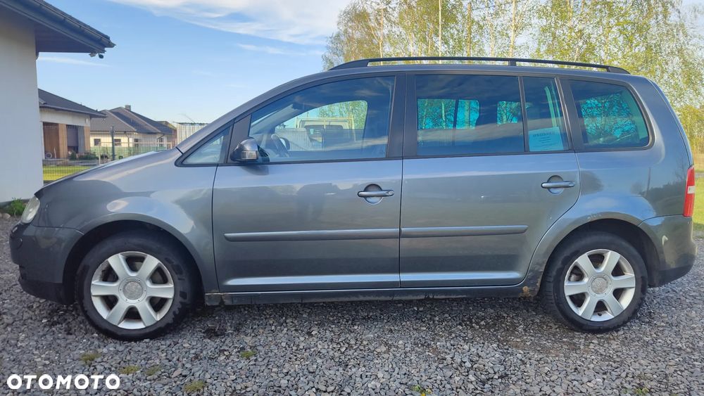Volkswagen Touran 2.0 TDI DPF Trendline - 4