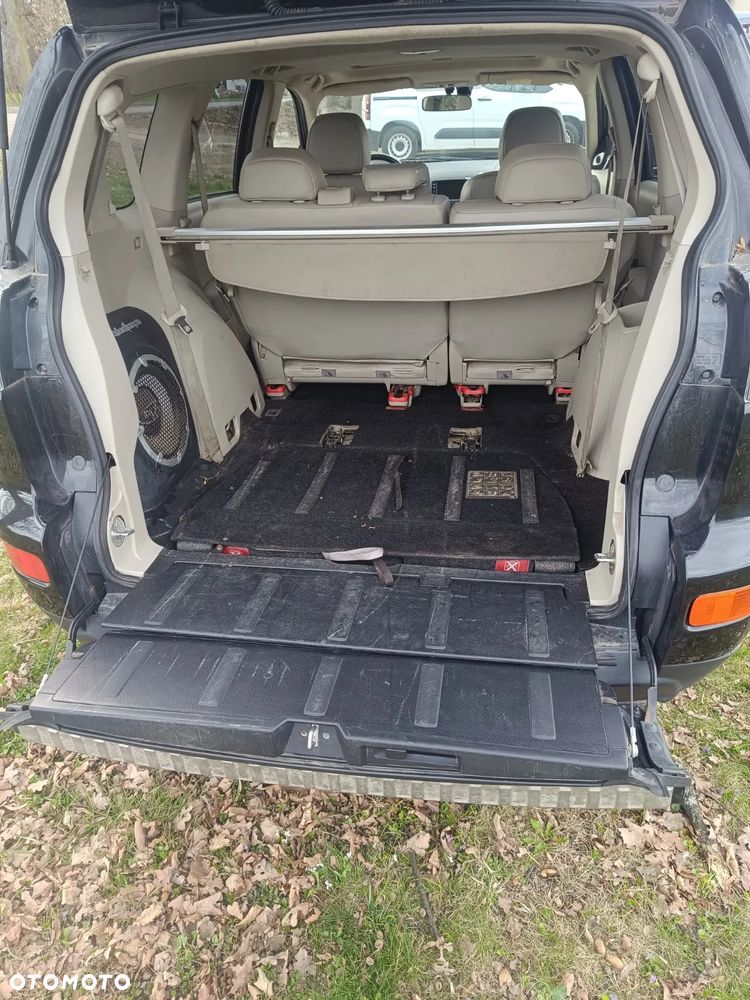 Mitsubishi Outlander 2.4 4WD CVT Instyle - 9