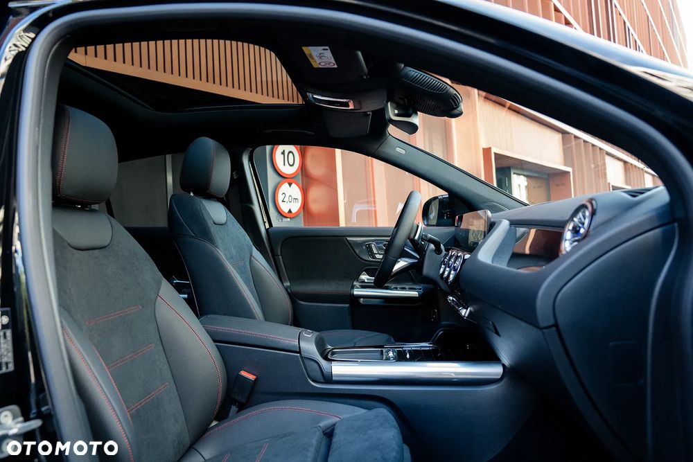 Mercedes-Benz GLA 200 mHEV AMG Line 7G-DCT - 39