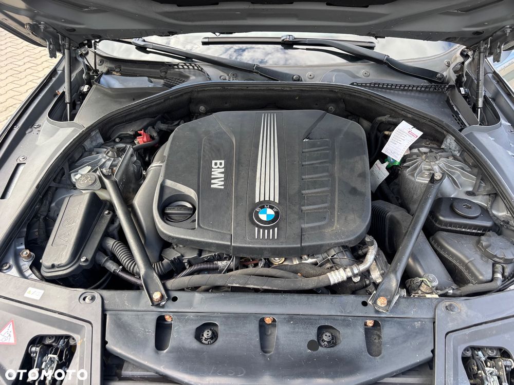 BMW Seria 5 535d xDrive - 23