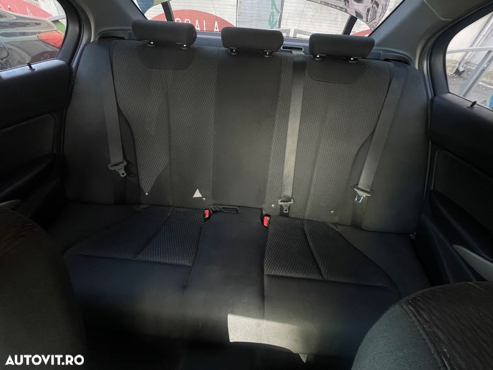 BMW Seria 3 316i - 10