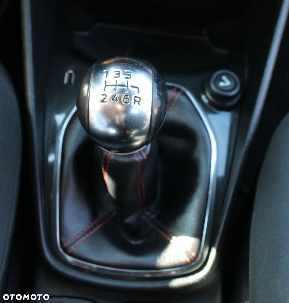 Ford Fiesta 1.0 EcoBoost STart-Stop ST-LINE - 22