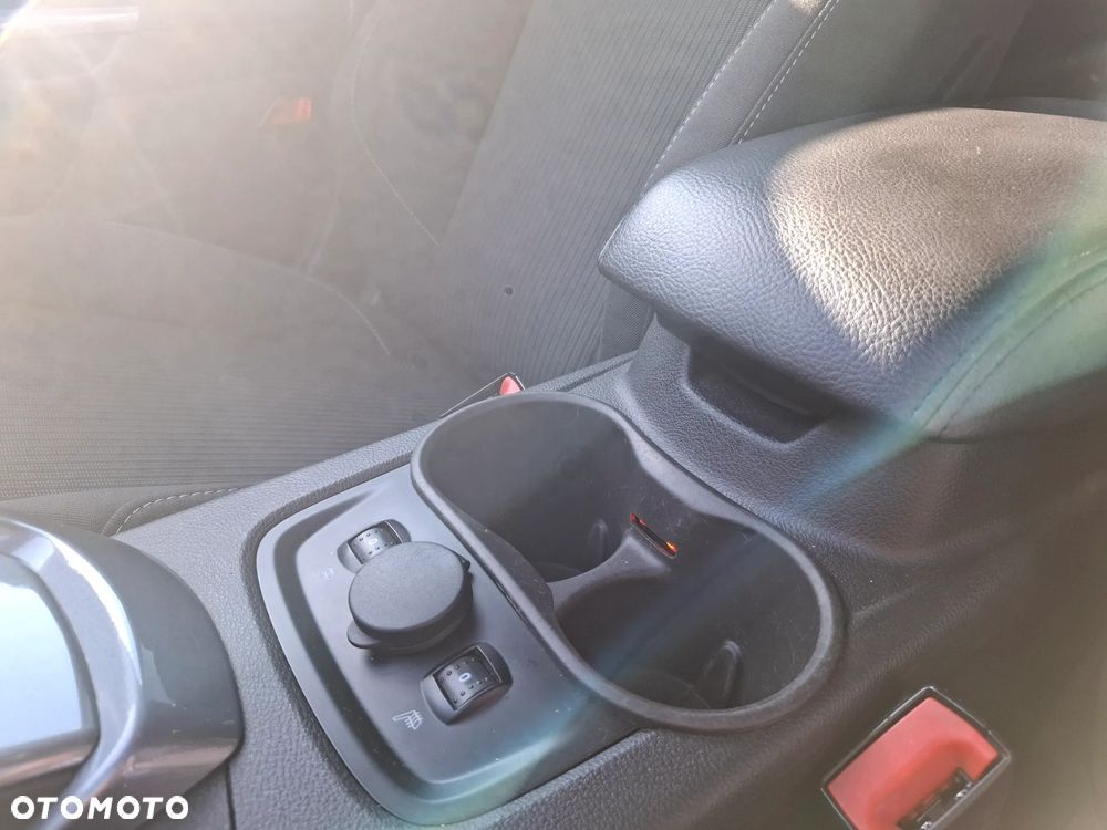 Ford Focus - 32